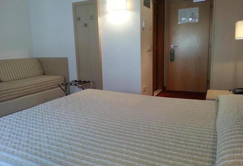 اتاق سوپریور, Regina