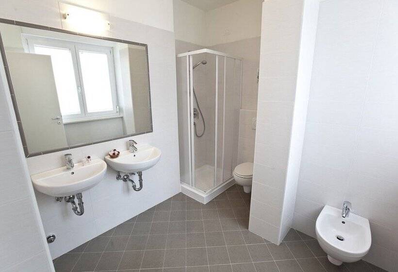 اتاق استاندارد یک نفره, Regina