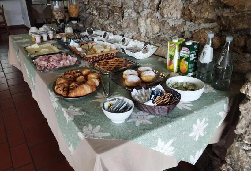 Standard Room, Ristorante La Baitina