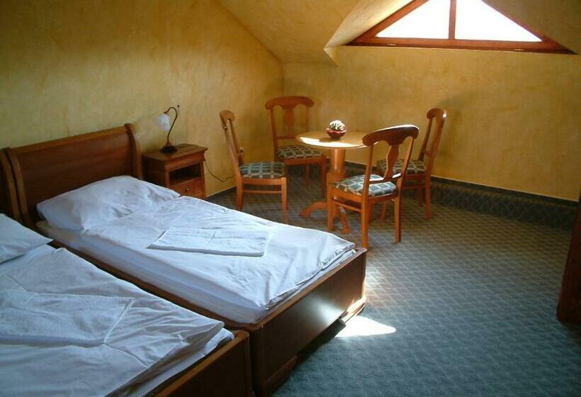 스탠다드 트리플 룸, Sarlóspuszta Club