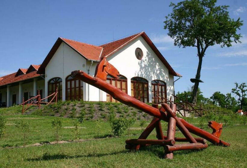 스탠다드 트리플 룸, Sarlóspuszta Club