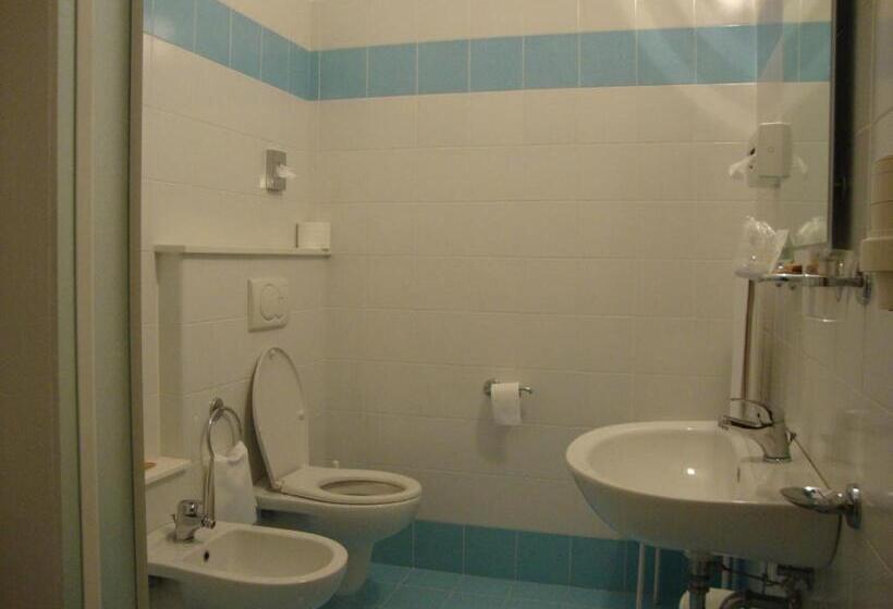 Номер Стандарт Трехместный, Savio