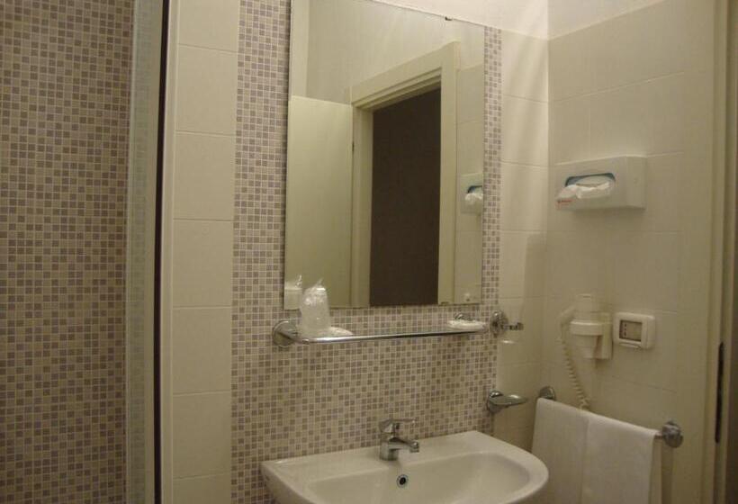 4인용 스탠다드 룸, Savio