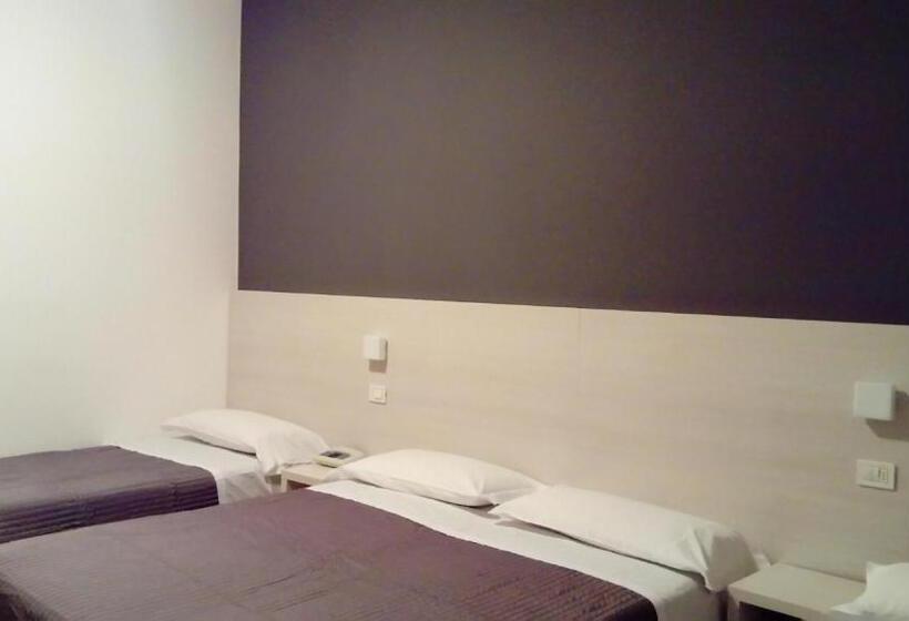 4인용 스탠다드 룸, Savio