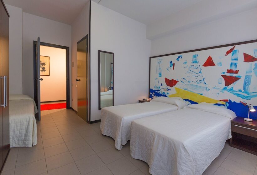 标准三人间, Solarium