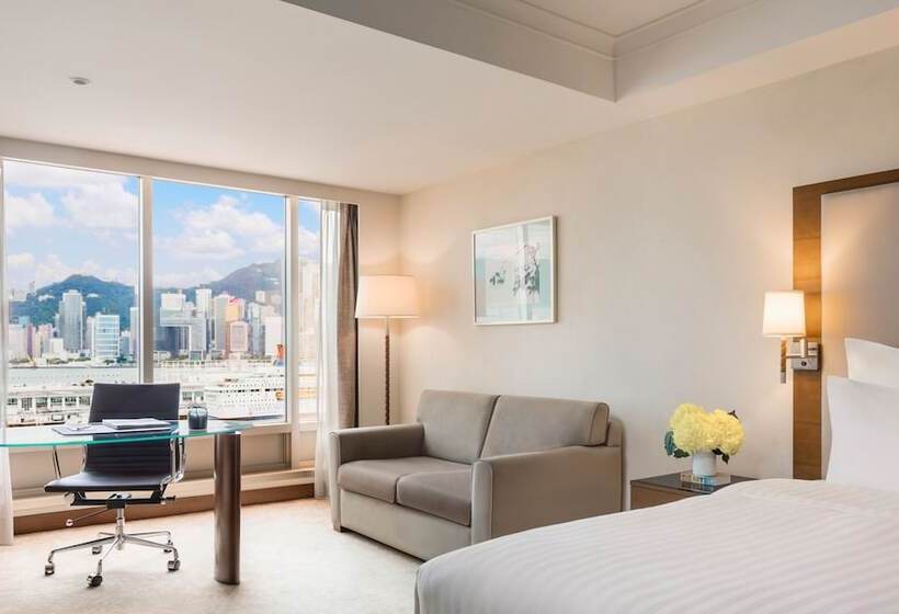 اتاق لوکس با چشم‌انداز, The Royal Pacific Hotel & Towers