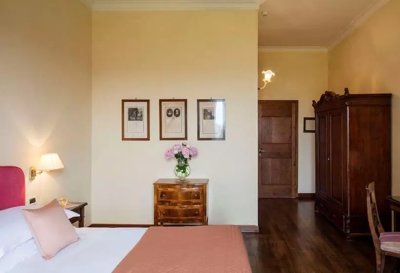 スタンダードトリプルルーム, Villa Michelangelo Vicenza – Starhotels Collezione