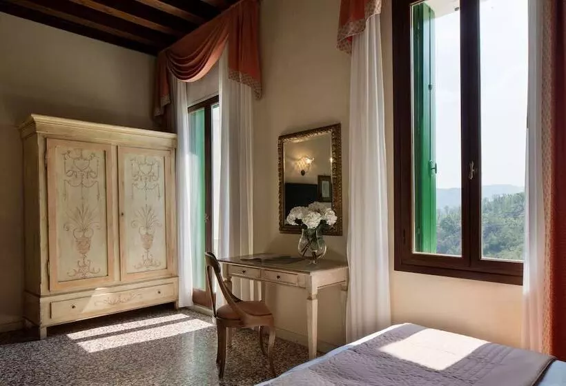 スタンダードトリプルルーム, Villa Michelangelo Vicenza – Starhotels Collezione