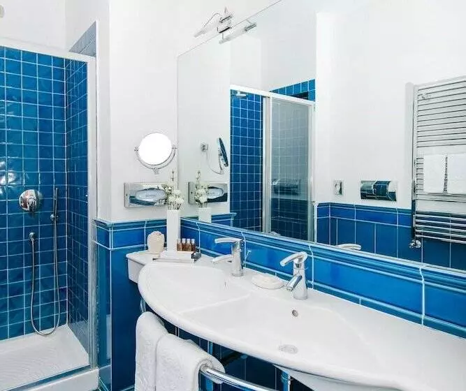 اتاق اساندارد با چشمانداز جانبی به دریا, La Medusa Hotel Dimora Di Charme