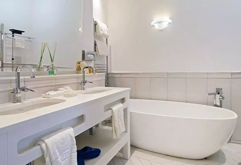 سوییت جونیور, La Medusa Hotel Dimora Di Charme