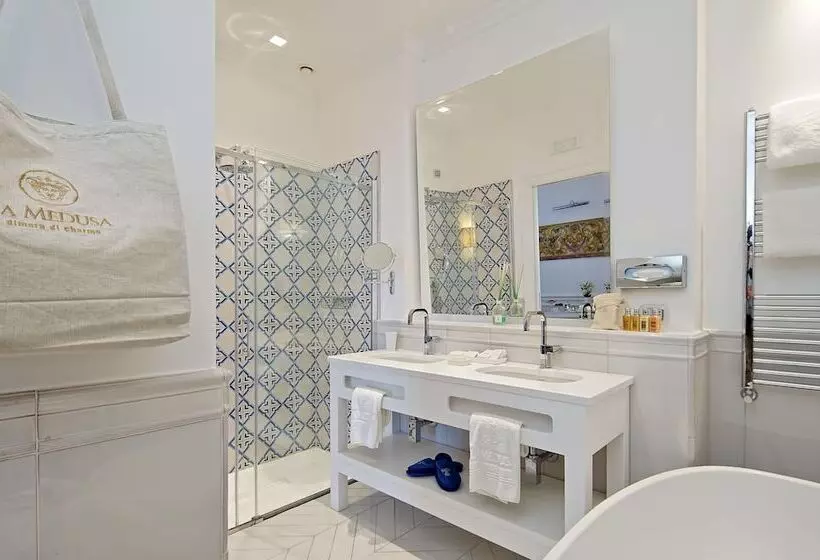 سوییت جونیور, La Medusa Hotel Dimora Di Charme