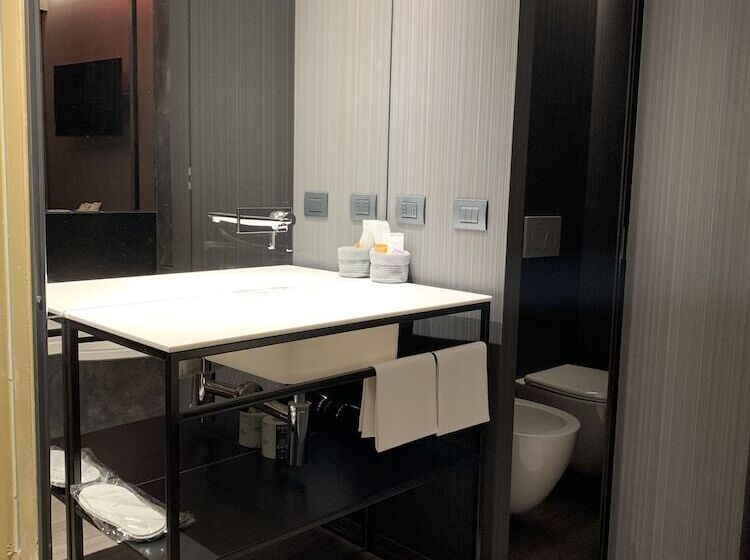 סוויטת ג'וניור, Motel Rona