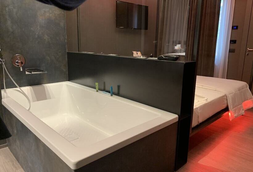 סוויטת ג'וניור, Motel Rona