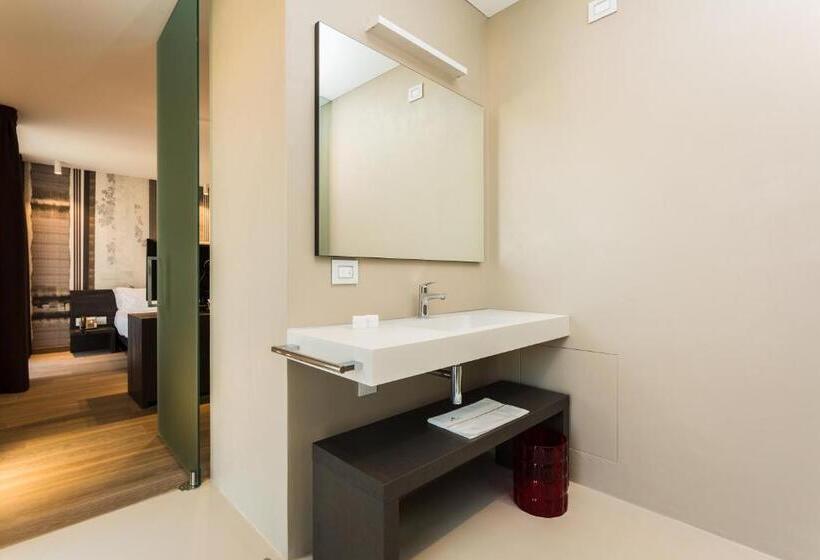 اتاق استاندارد با چشمانداز کوهستان, Suites Hotel Astor