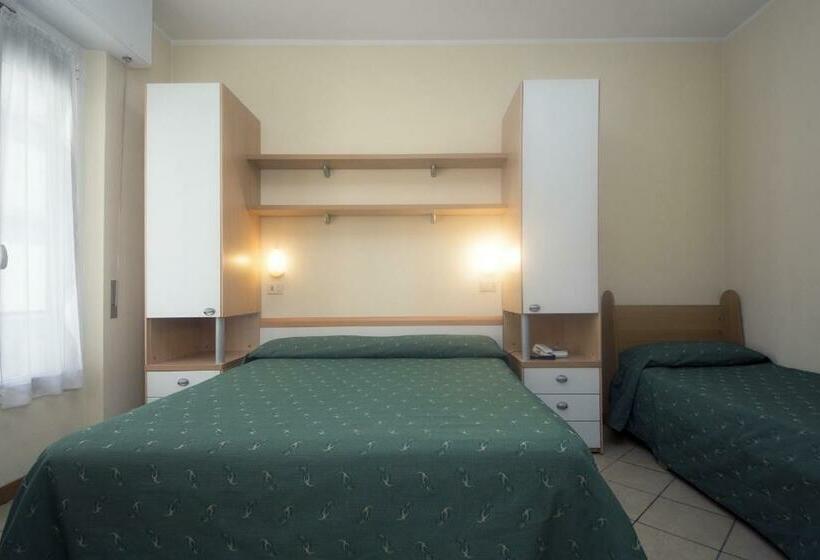 اتاق استاندارد سه نفره, Bike & Family Hotel Derby