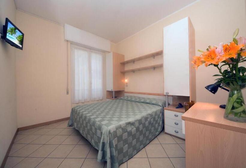 اتاق استاندارد یک نفره, Bike & Family Hotel Derby