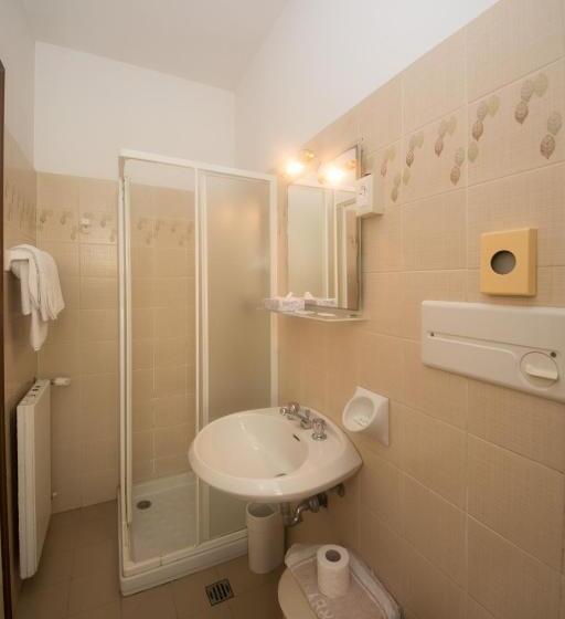 اتاق استاندارد سه نفره, Bike & Family Hotel Derby