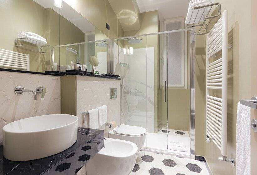 高级大房间, Astoria