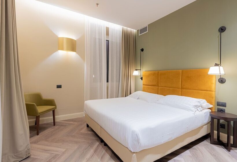 高级大房间, Astoria