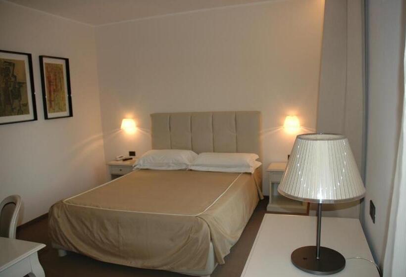 レイクビュースタンダードルーム, Bellevue San Lorenzo