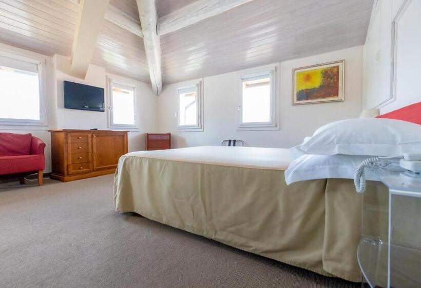 レイクビュースタンダードルーム, Bellevue San Lorenzo