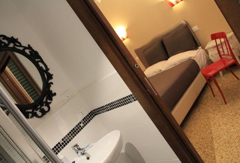 Standard Szoba, Bologna