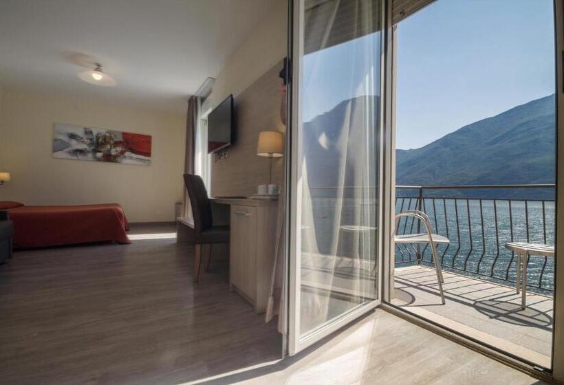 جناح مطل على البحيرة, Capo Reamol