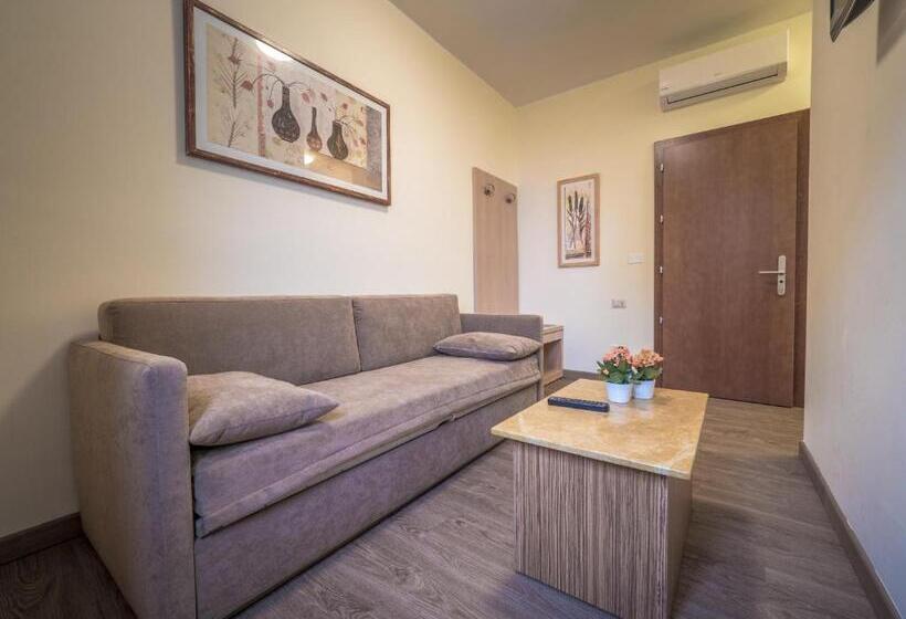 جناح جونيور مطل علي البحيرة, Capo Reamol