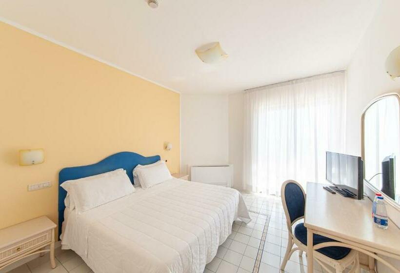 家庭间, Club Due Torri