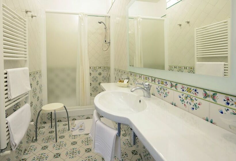 家庭间, Club Due Torri