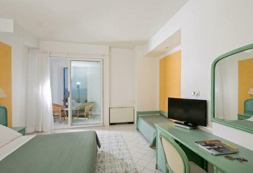 Triple Room Sea View, Club Due Torri