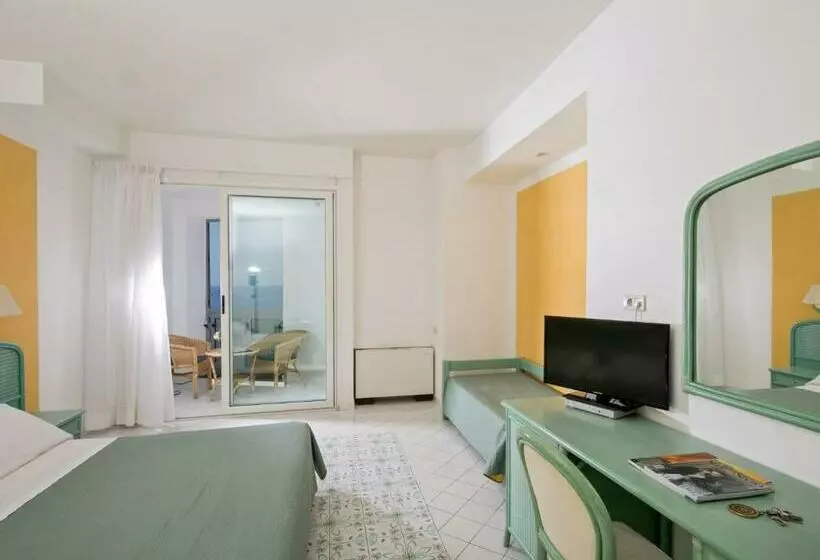 Triple Room Sea View, Club Due Torri