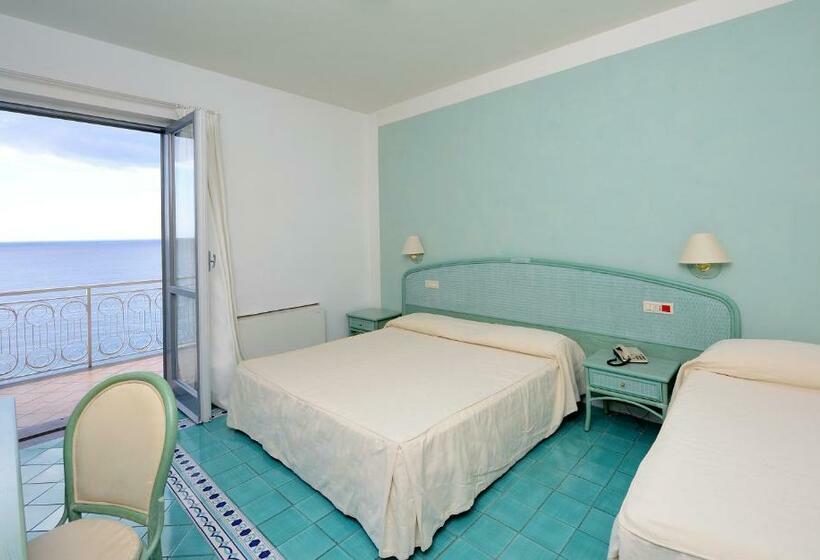 Triple Room Sea View, Club Due Torri