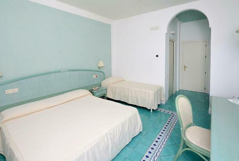 Triple Room Sea View, Club Due Torri