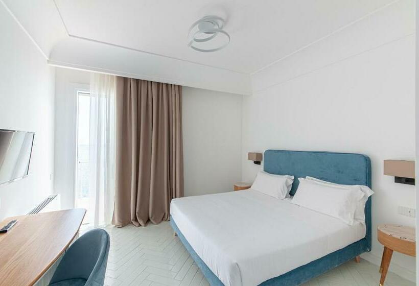 豪华海景房, Club Due Torri