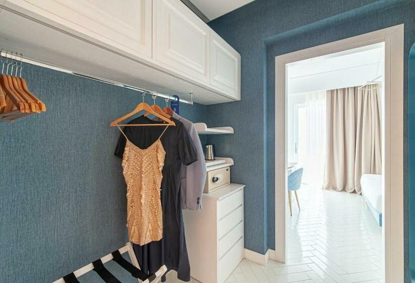 豪华海景房, Club Due Torri