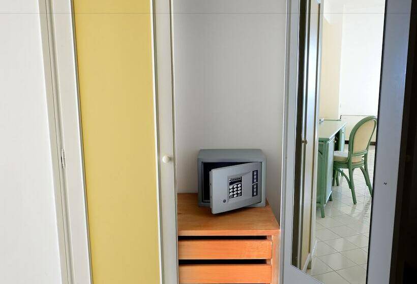 经典四人房间, Club Due Torri