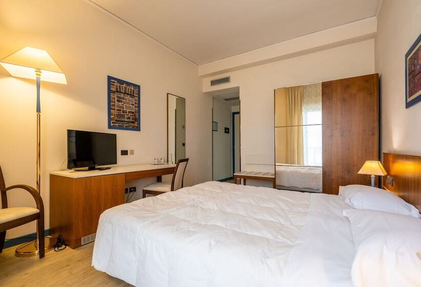 Номер Стандарт, Europa Palace