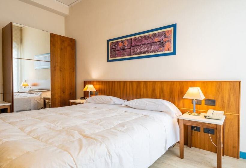 Номер Стандарт, Europa Palace