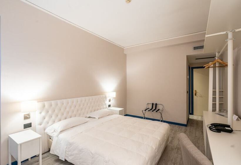 Номер Стандарт, Europa Palace