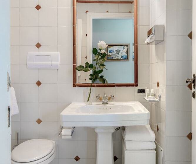 基本间, Franceschi