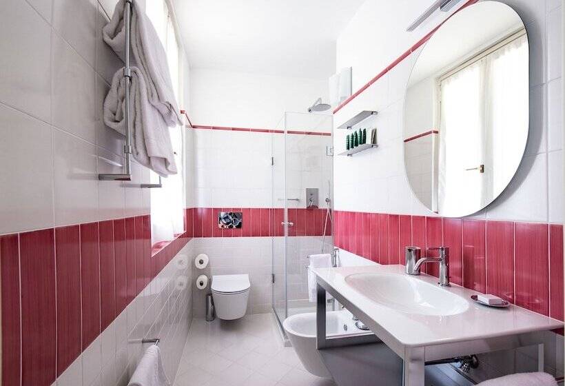 豪华三人间, Franceschi