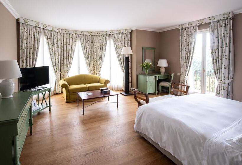 带园景的小型套房, Franceschi