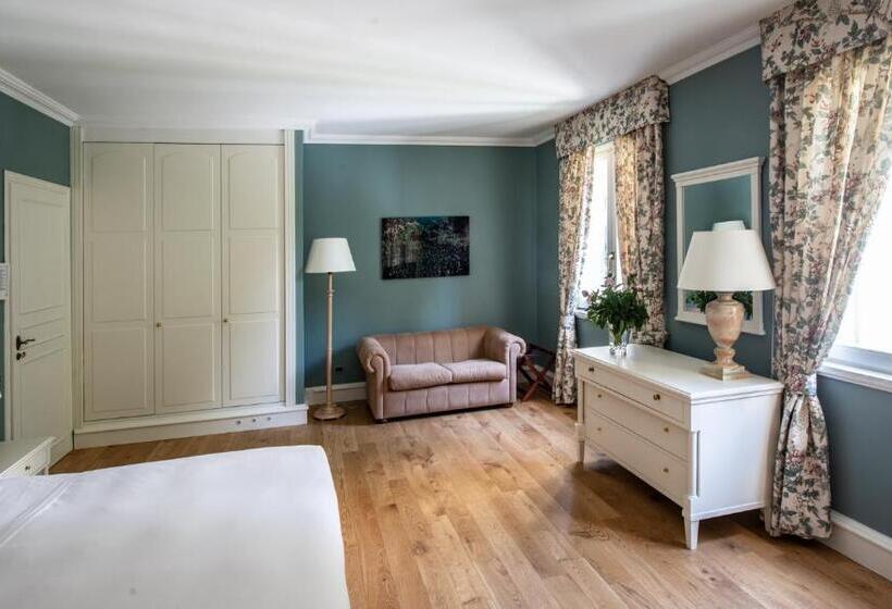 小型套房带阳台, Franceschi