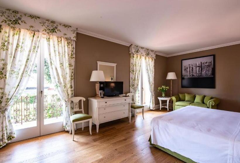 带园景的小型套房, Franceschi