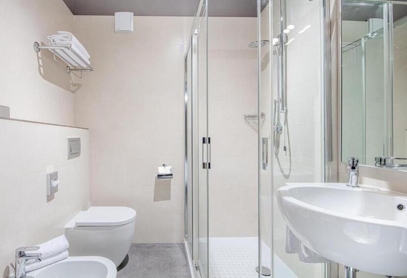 غرفة كومفورت, Franz