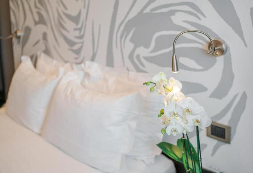 غرفة كومفورت, Franz