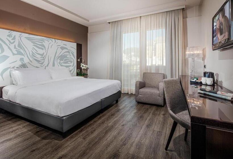 غرفة سوبيريور مطلّة علي الحديقة, Franz