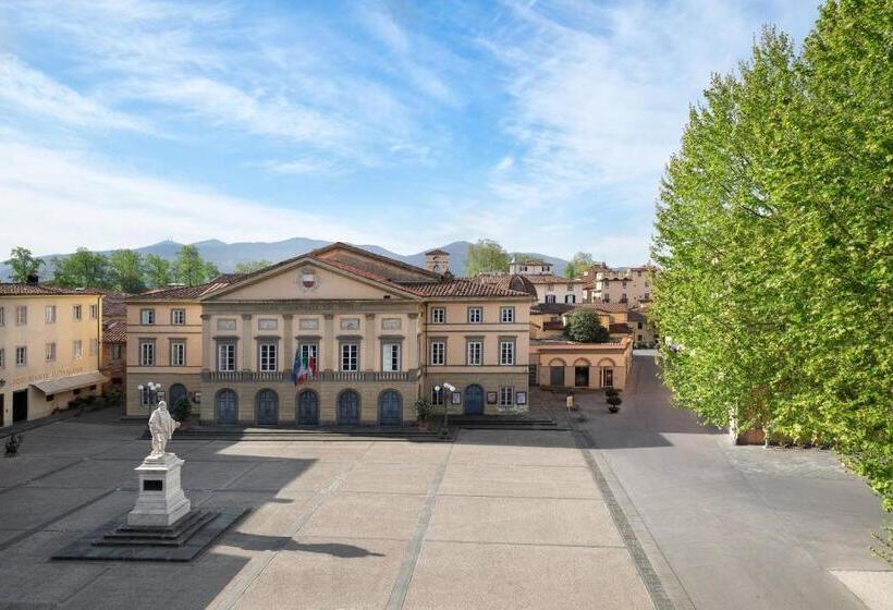 اتاق استاندارد با چشمانداز شهر, Grand Universe Lucca, Autograph Collection