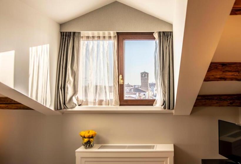 디럭스 트리플 룸, Grande Italia